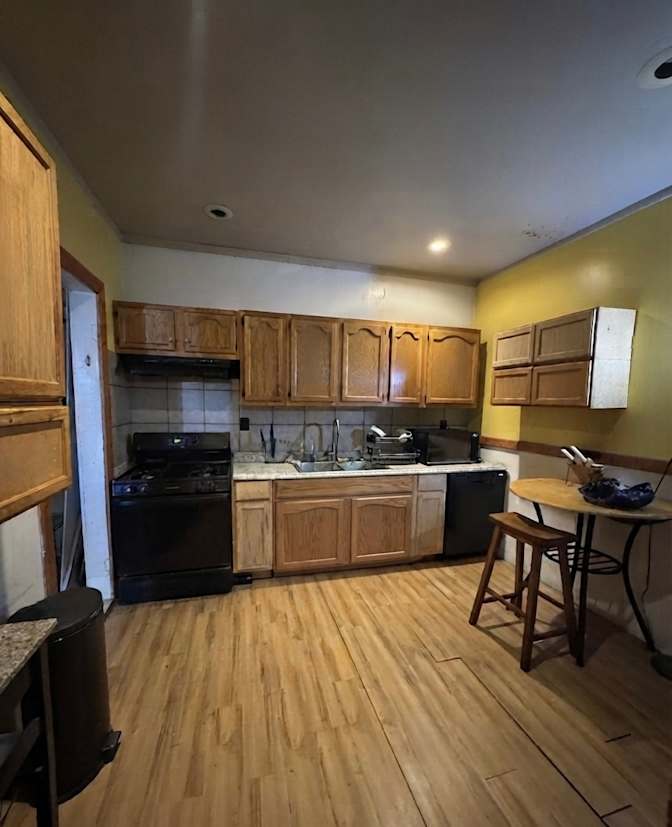 Black Diamond Ministries LLC's room