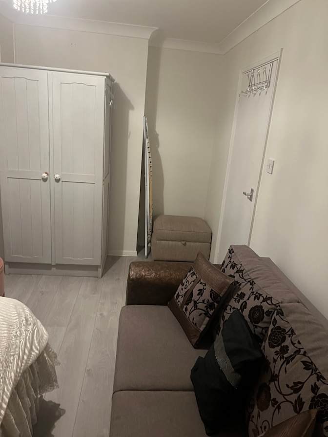 Deniz's room
