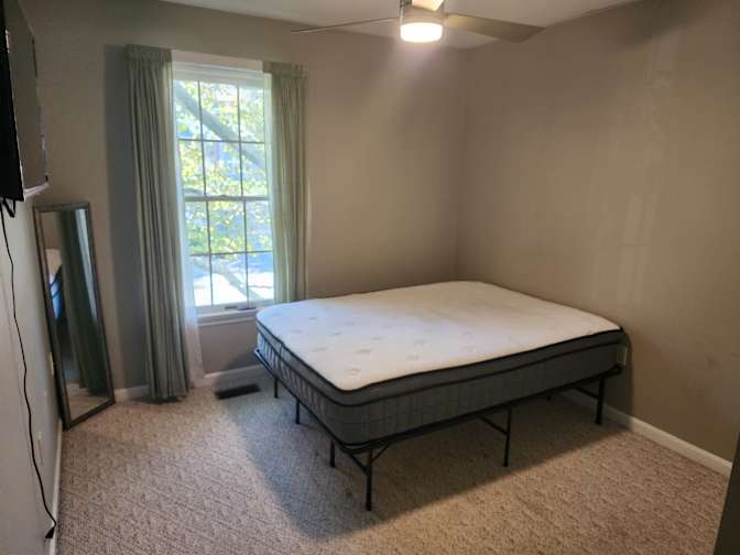 Enrique's room