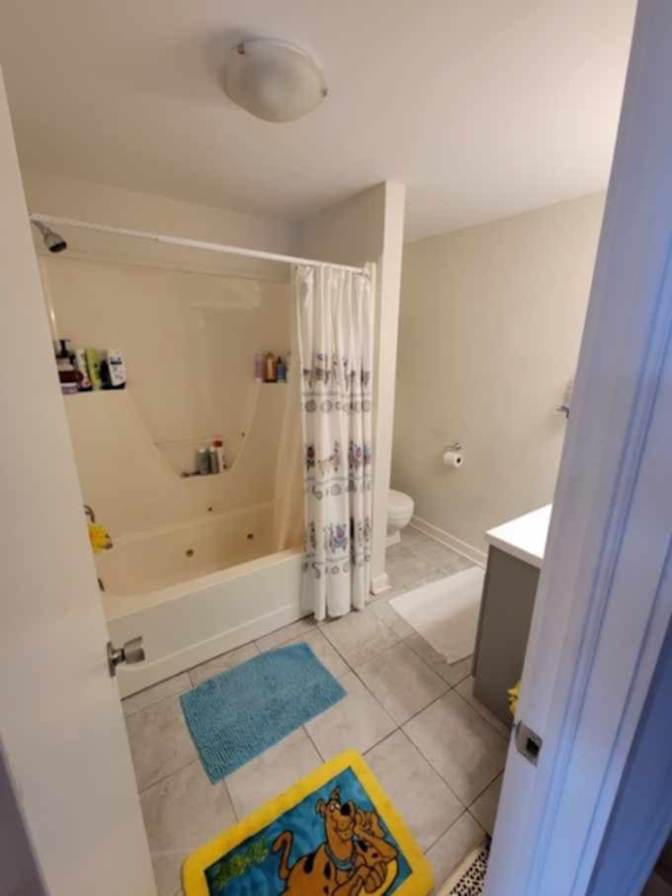 Thinpyant Nwe's room