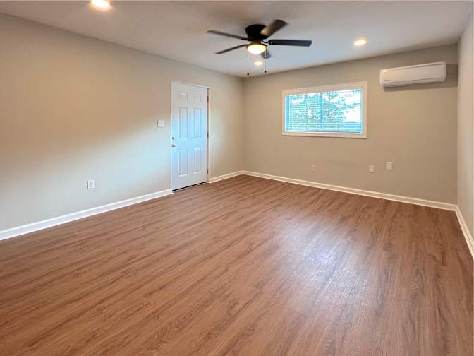 Alcove Rooms's room
