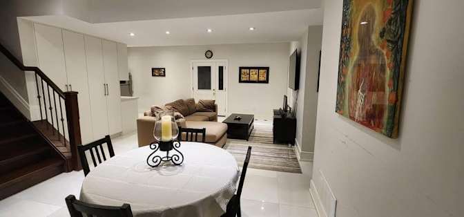 NIKKI LOBELLO's room