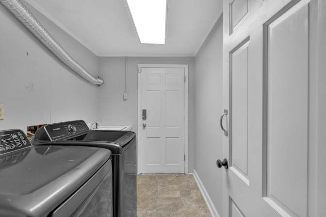 lifedoorrentals's room