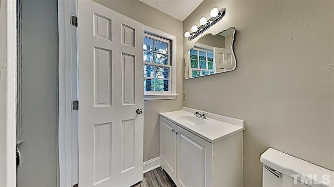 Alcove Rooms's room