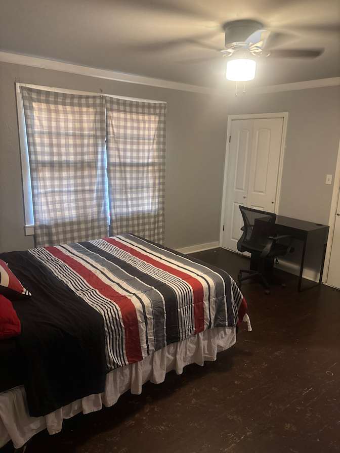 Malik's room