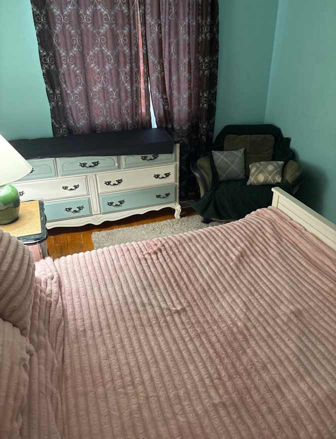 D's room
