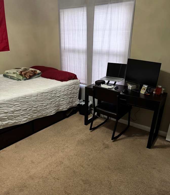 Luis's room