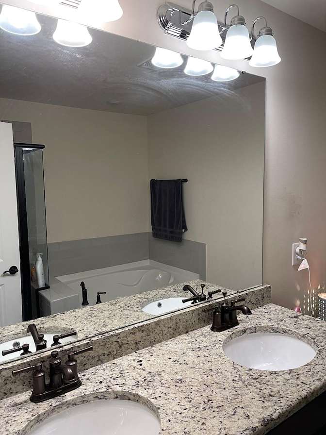 Alcove Rooms's room
