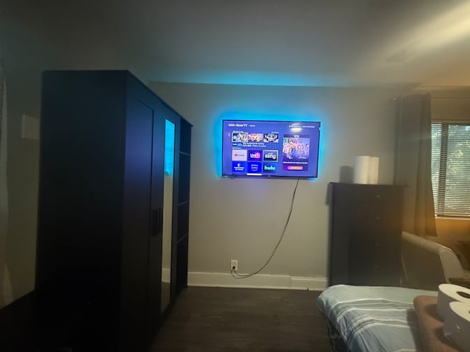 Jun's room