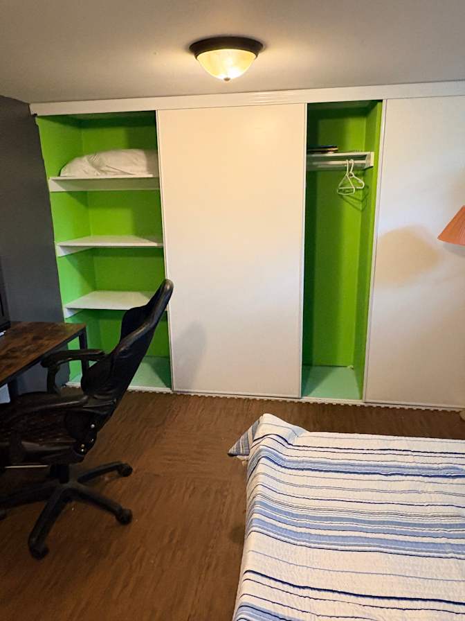 Holly Mills's room