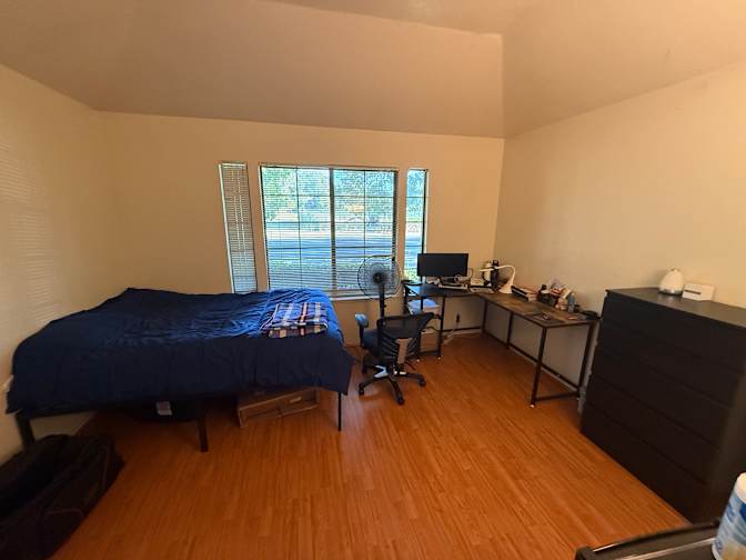 Josue's room