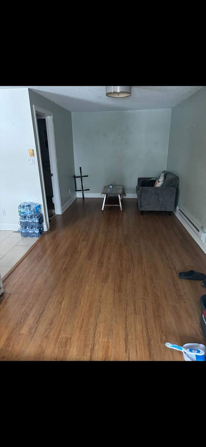 Aws's room