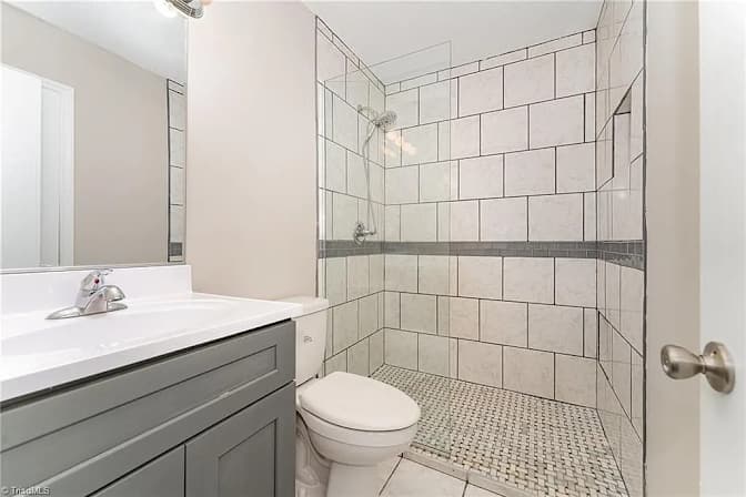 Alcove Rooms's room