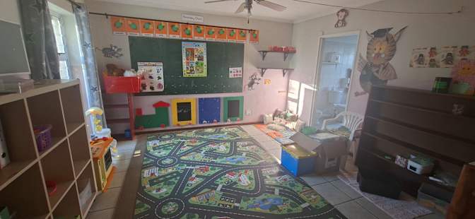 Leadsprop Properties's room