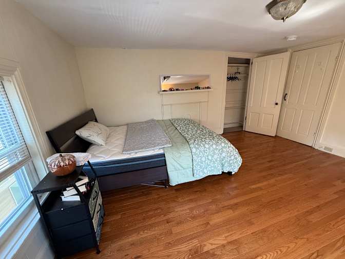 E.Levi's room