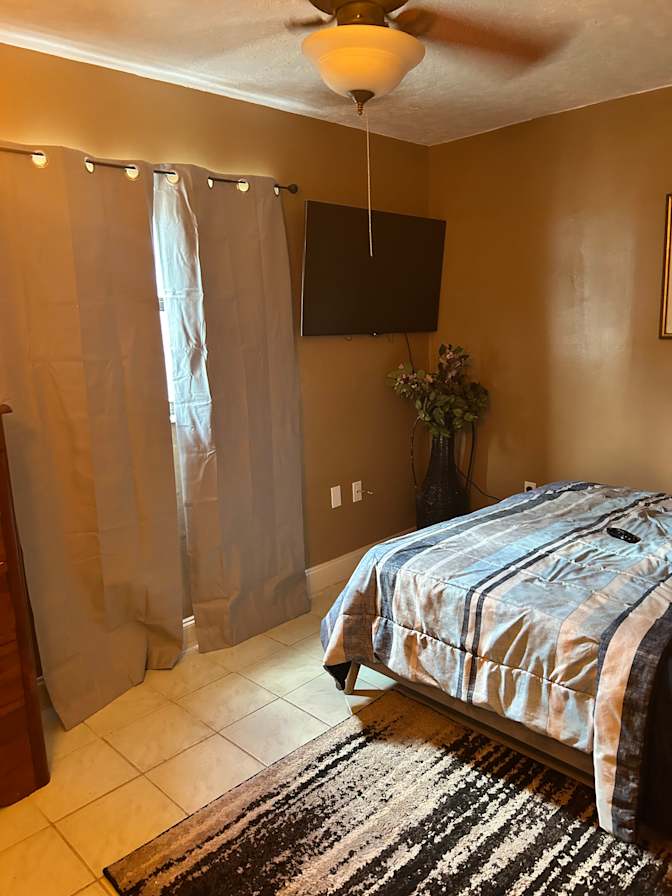 Lee's room