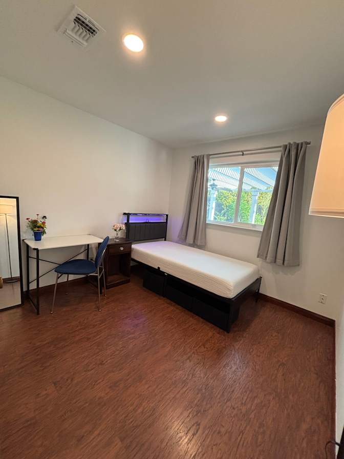 Lin's room