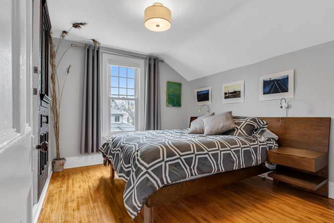 Geoff Howells's room