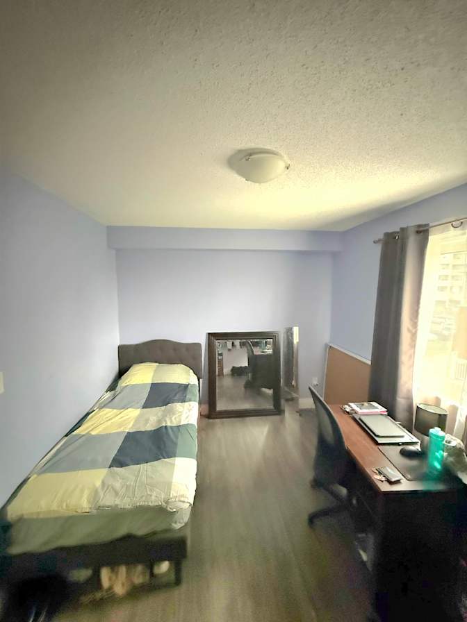 Roezy's room