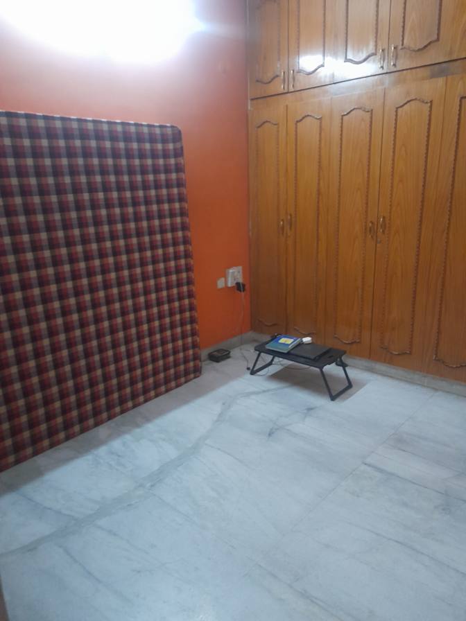 Naveen's room