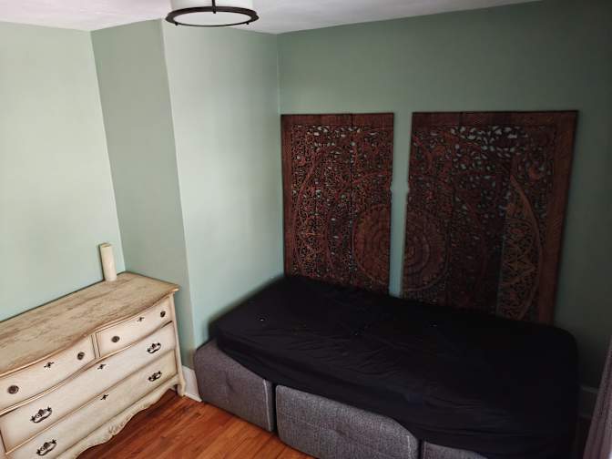Foster's room