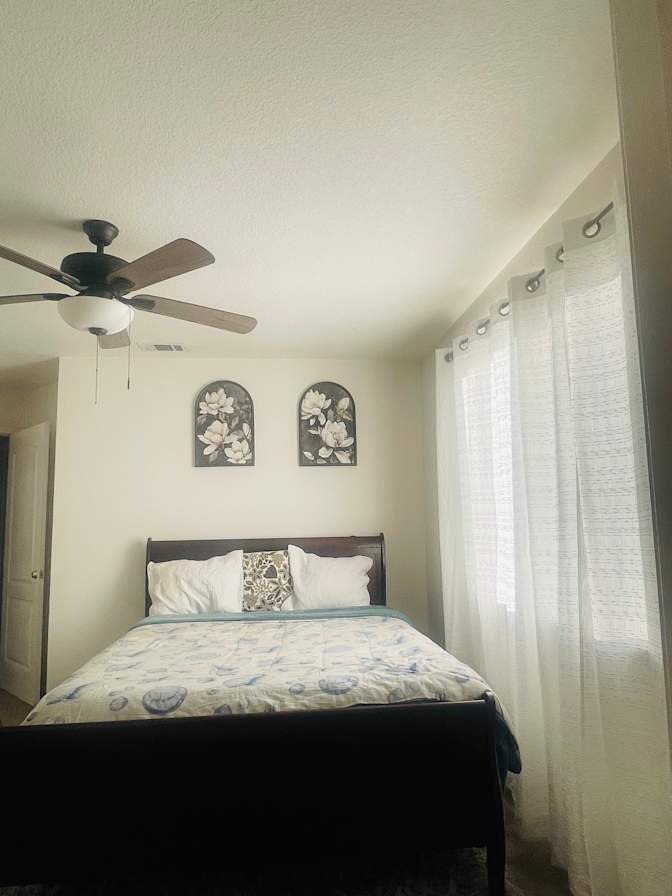Raquel's room