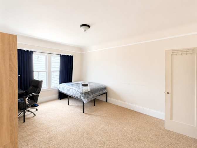 Victoria Tan's room