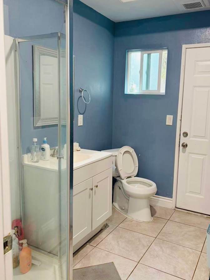 Jasmine Nguyen's room