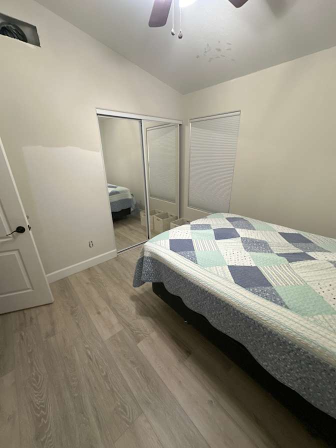 Carlos's room