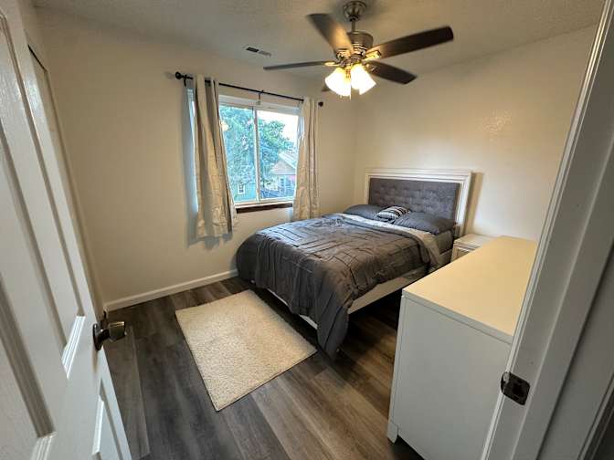 Jason Philips's room