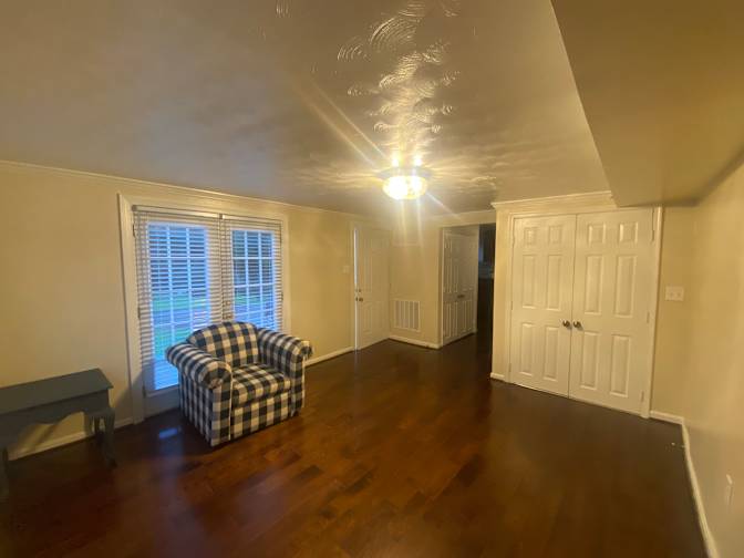 Akbar's room