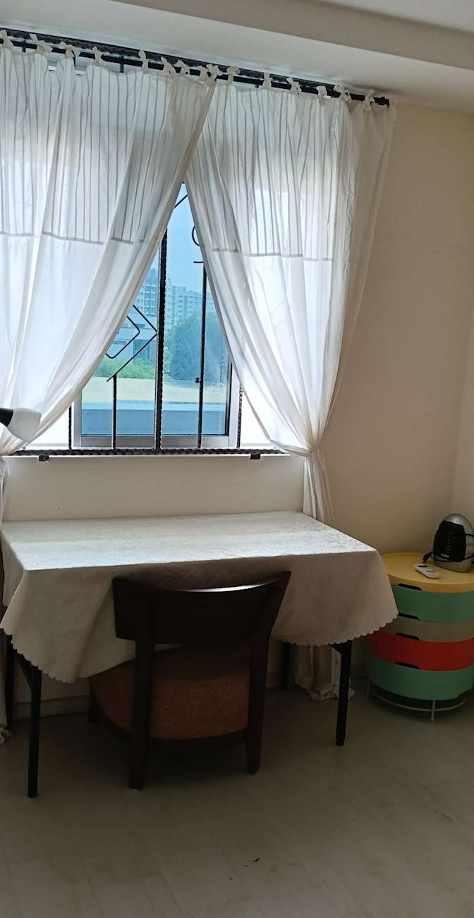 Yen's room