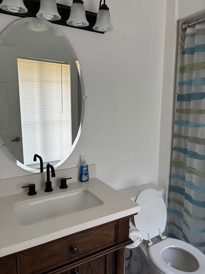 Heartfelt Chosen Solutions's room