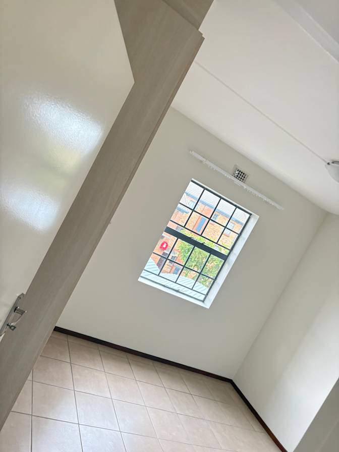 Ponalo's room