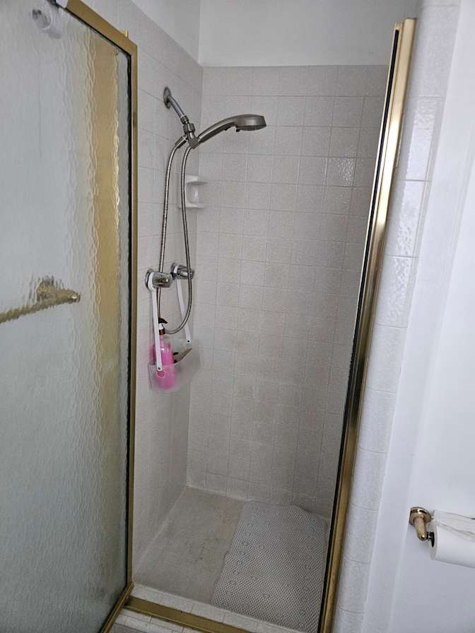 Enrique's room