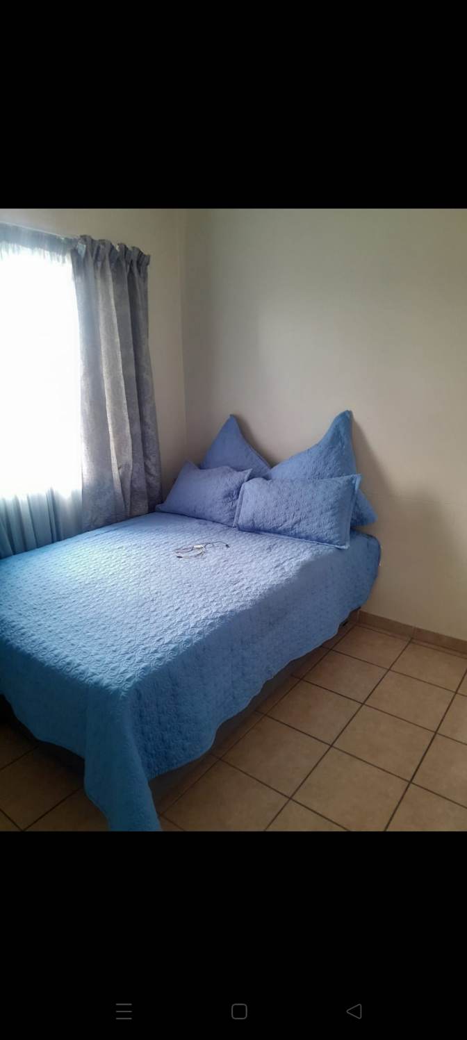 Phumz's room