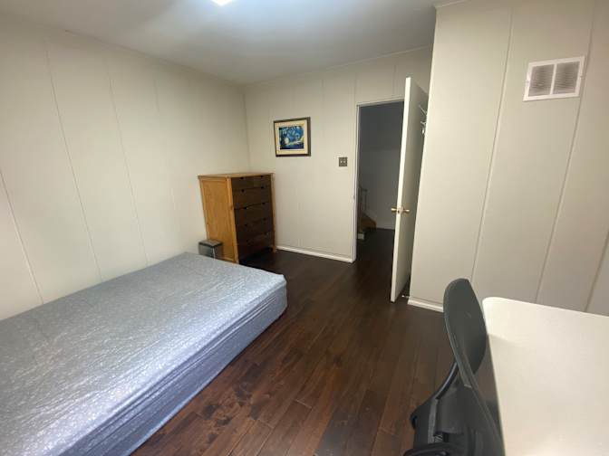 Jisu Lee's room