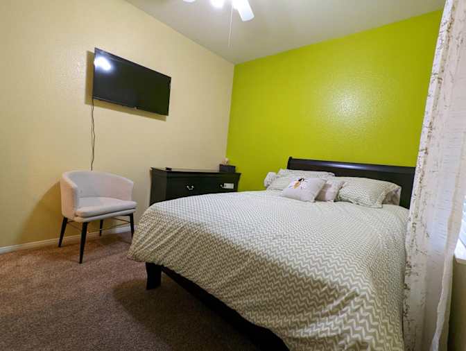 Dorys's room
