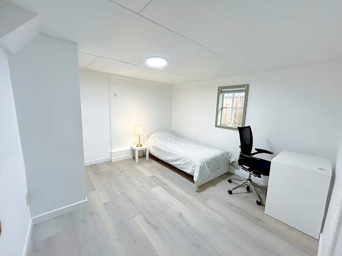 Shahram's room
