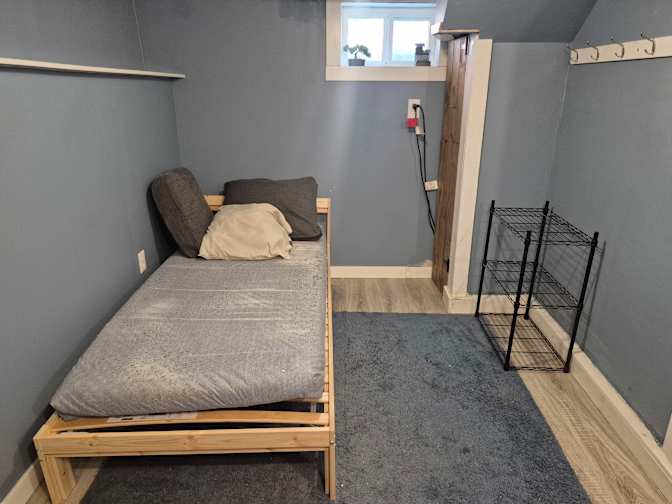 Lou's room