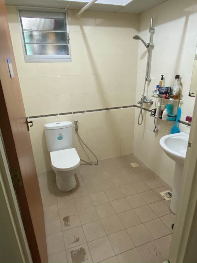 BERNARD LIN's room