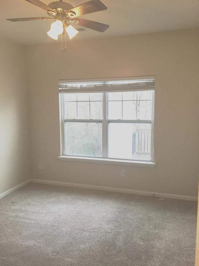 Alcove Rooms's room