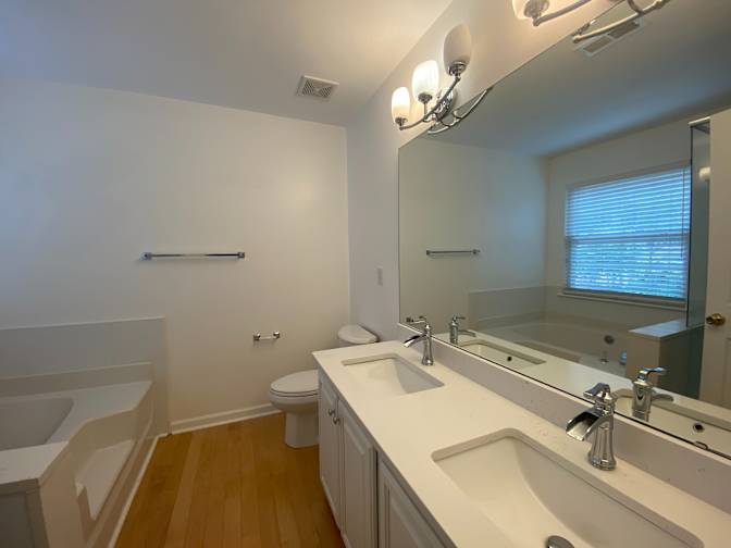 Alcove Rooms's room
