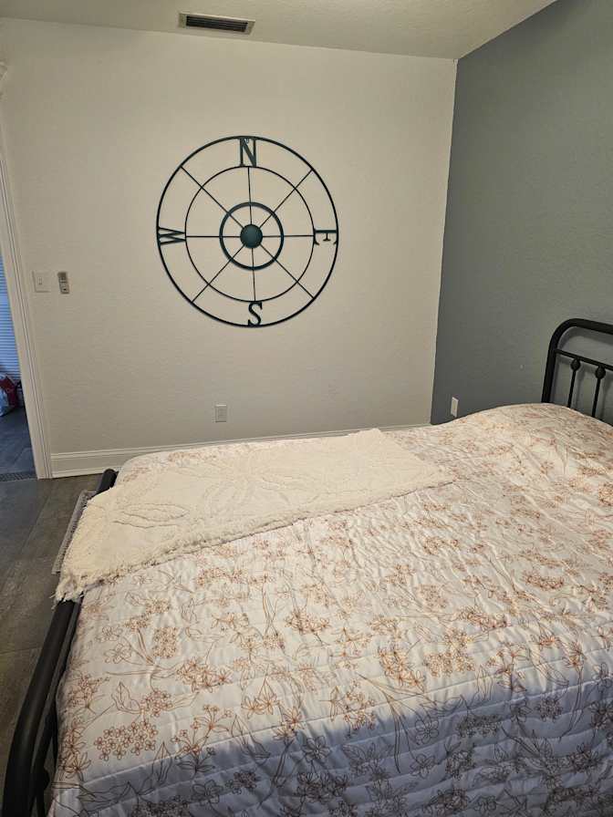 Mona's room