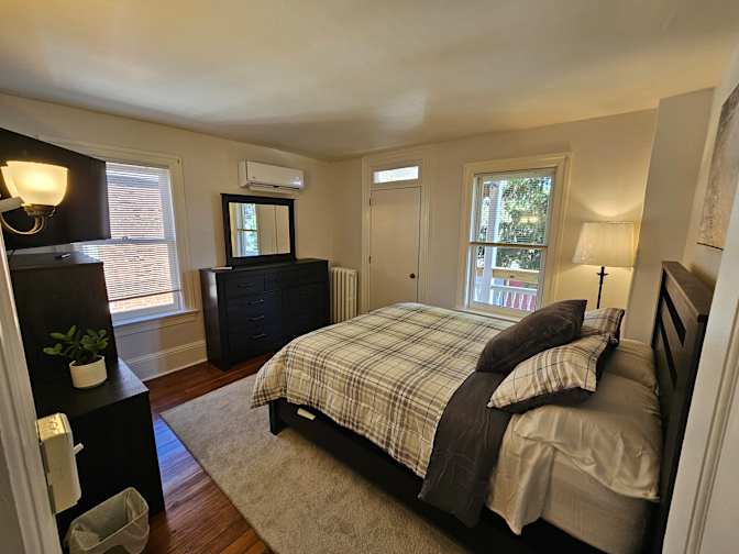 CRAIG NATALE's room