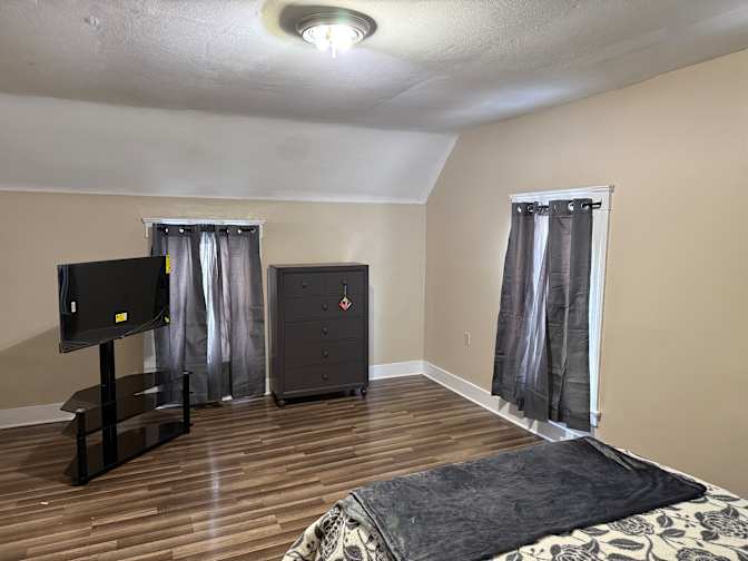 Nyatwa Bullock's room