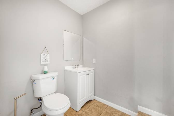 lifedoorrentals's room