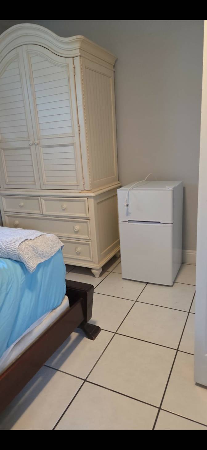 SALLY's room