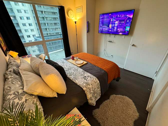 Alona's room