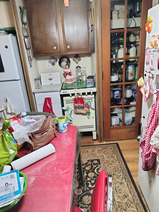 Debra J Barton's room